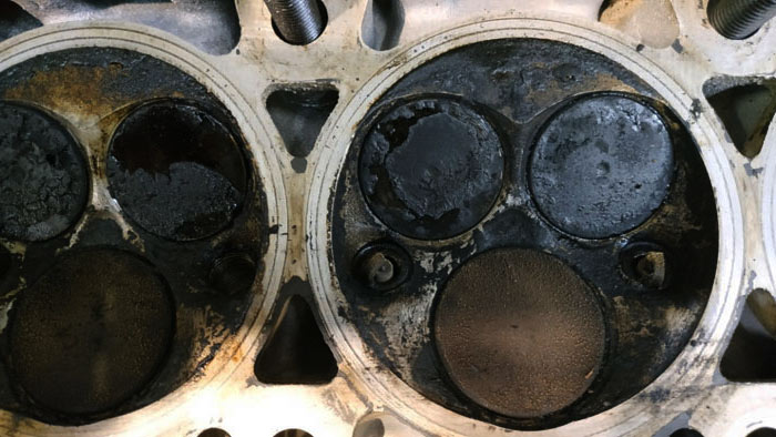 Limpiar los depósitos de carbonilla del motor