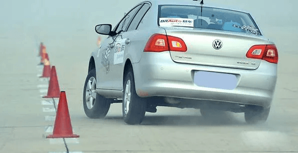 Barra estabilizadora automotriz